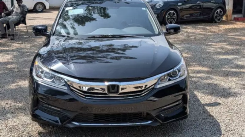 Honda Accord   - 2017