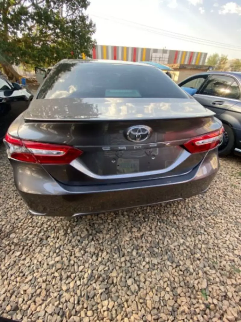 Toyota Camry   - 2018