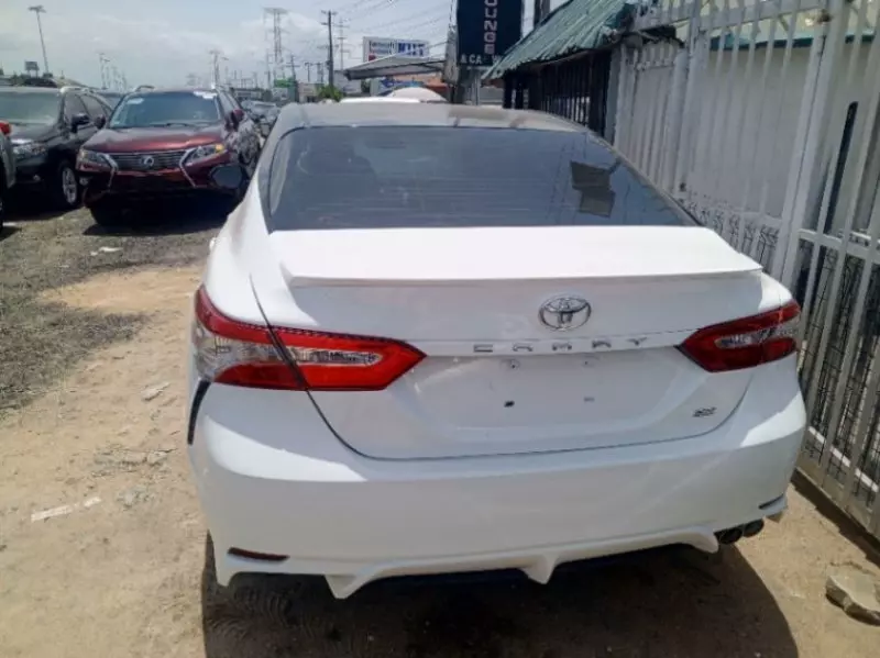 Toyota Camry   - 2019