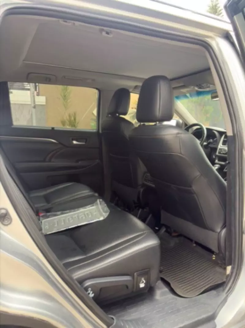 Toyota Highlander   - 2019