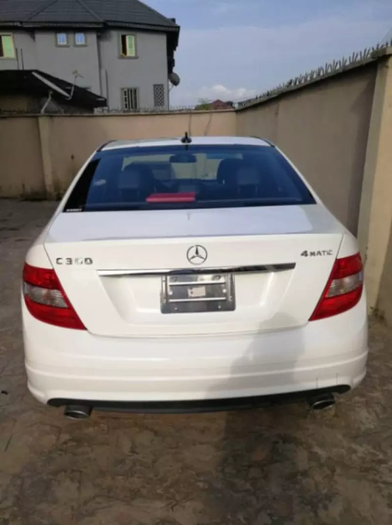 Mercedes-Benz C 300   - 2010