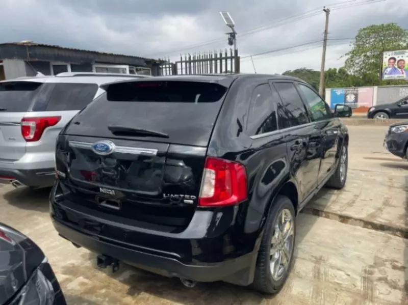 Ford Edge   - 2012