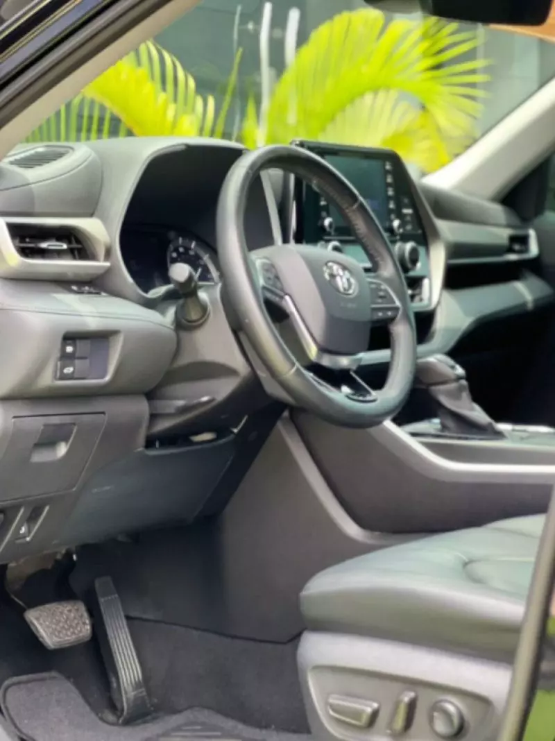 Toyota Highlander   - 2021