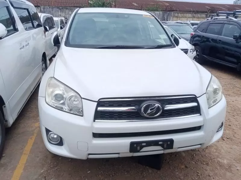 Toyota Vanguard    - 2012