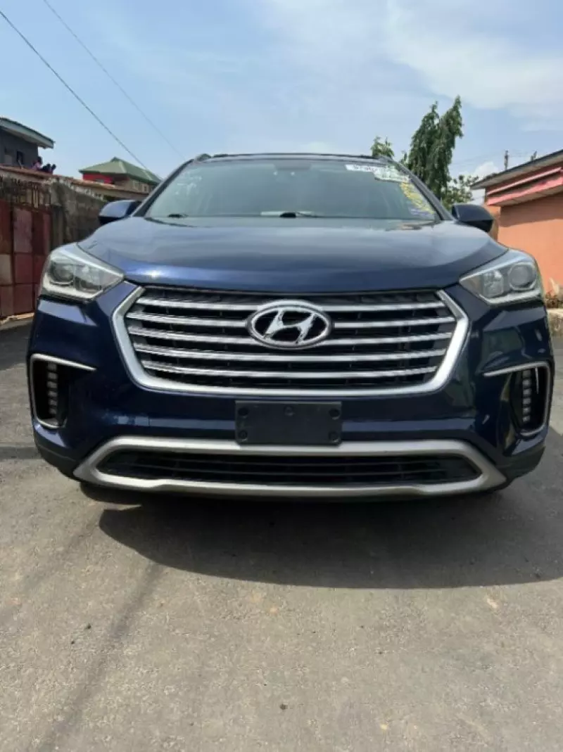 Hyundai Santa Fe   - 2017