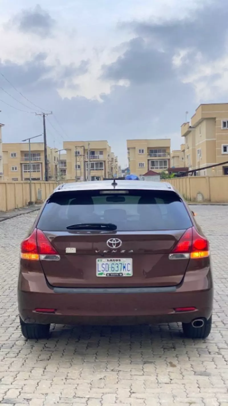 Toyota Venza   - 2013