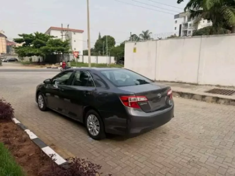 TOYOTA Camry - 2014