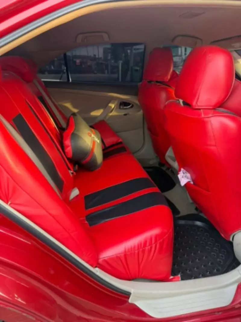 Toyota Camry   - 2010