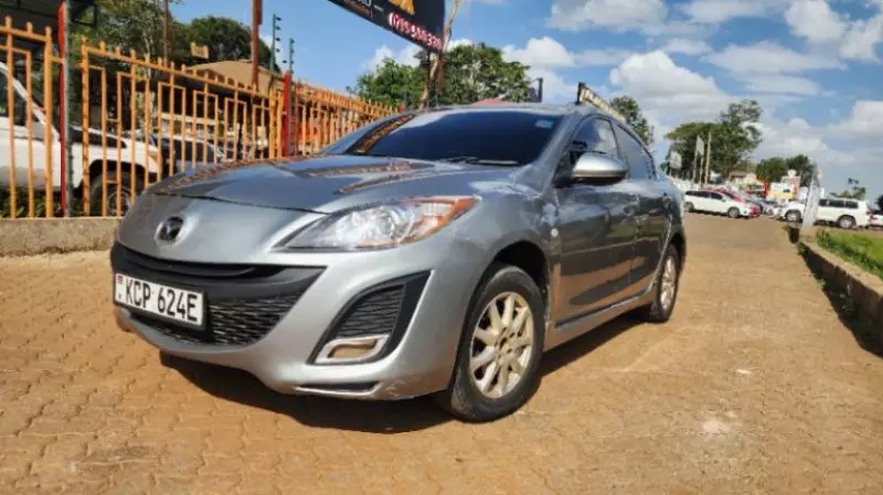Mazda Axela    - 2010