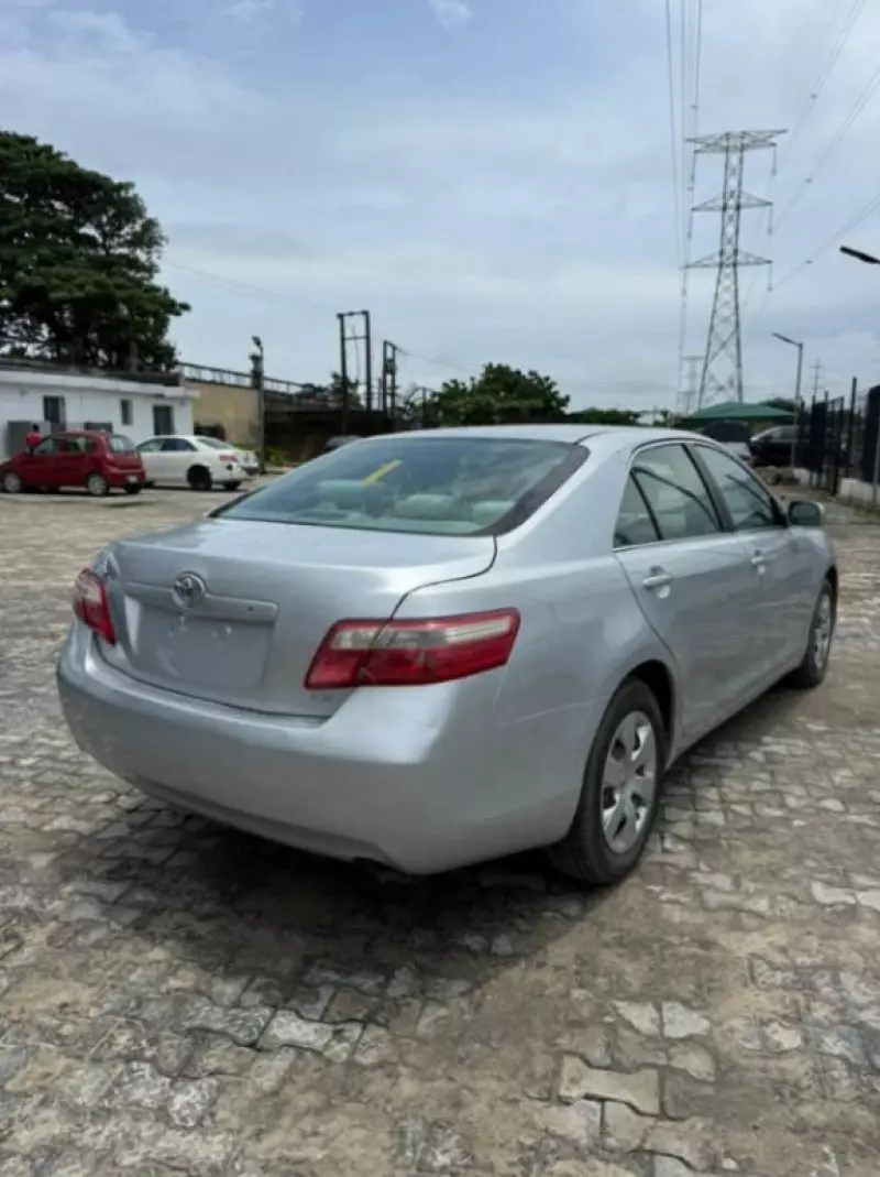 Toyota Camry - 2007