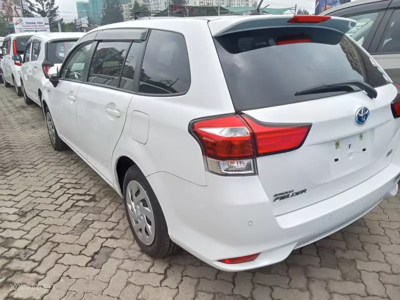 TOYOTA Fielder hybrid    - 2018