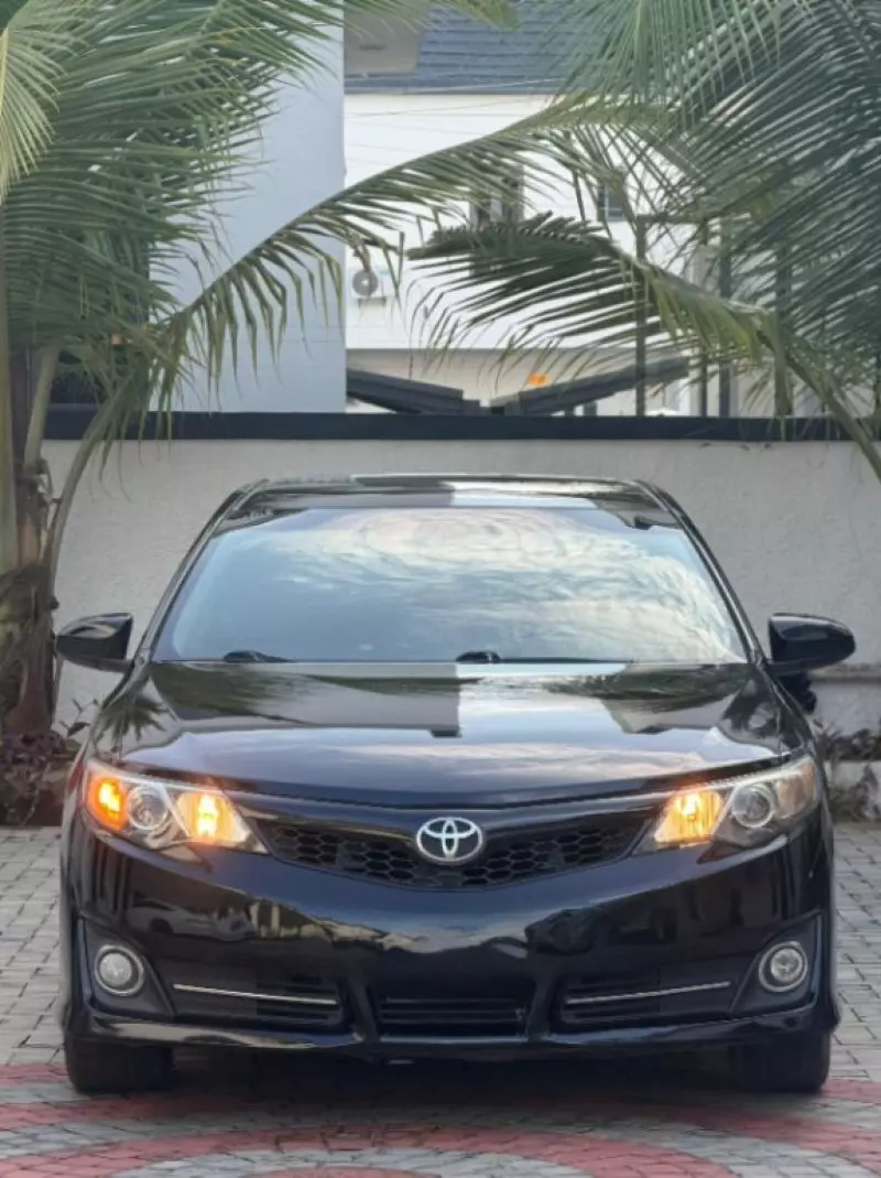 TOYOTA Camry   - 2013