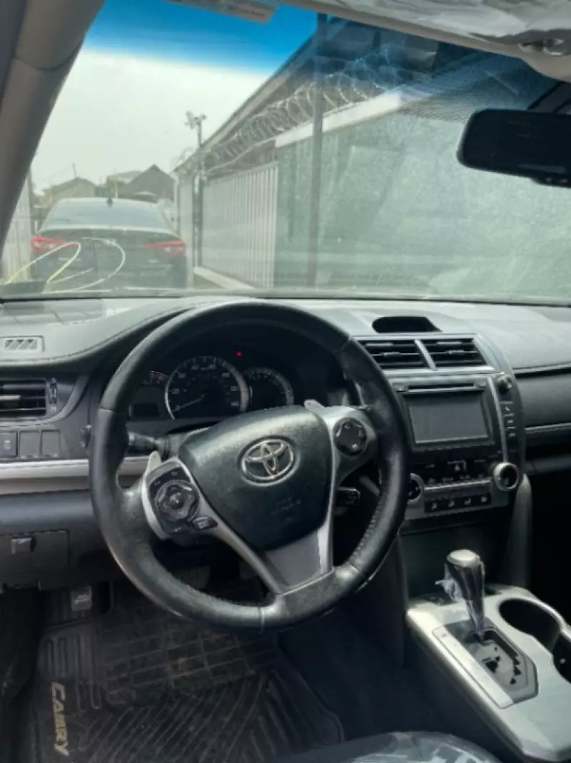 Toyota Camry   - 2012