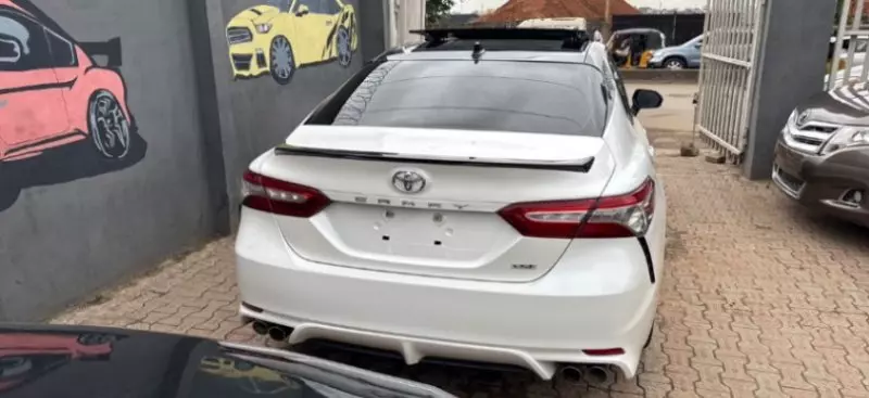 Toyota Camry   - 2019