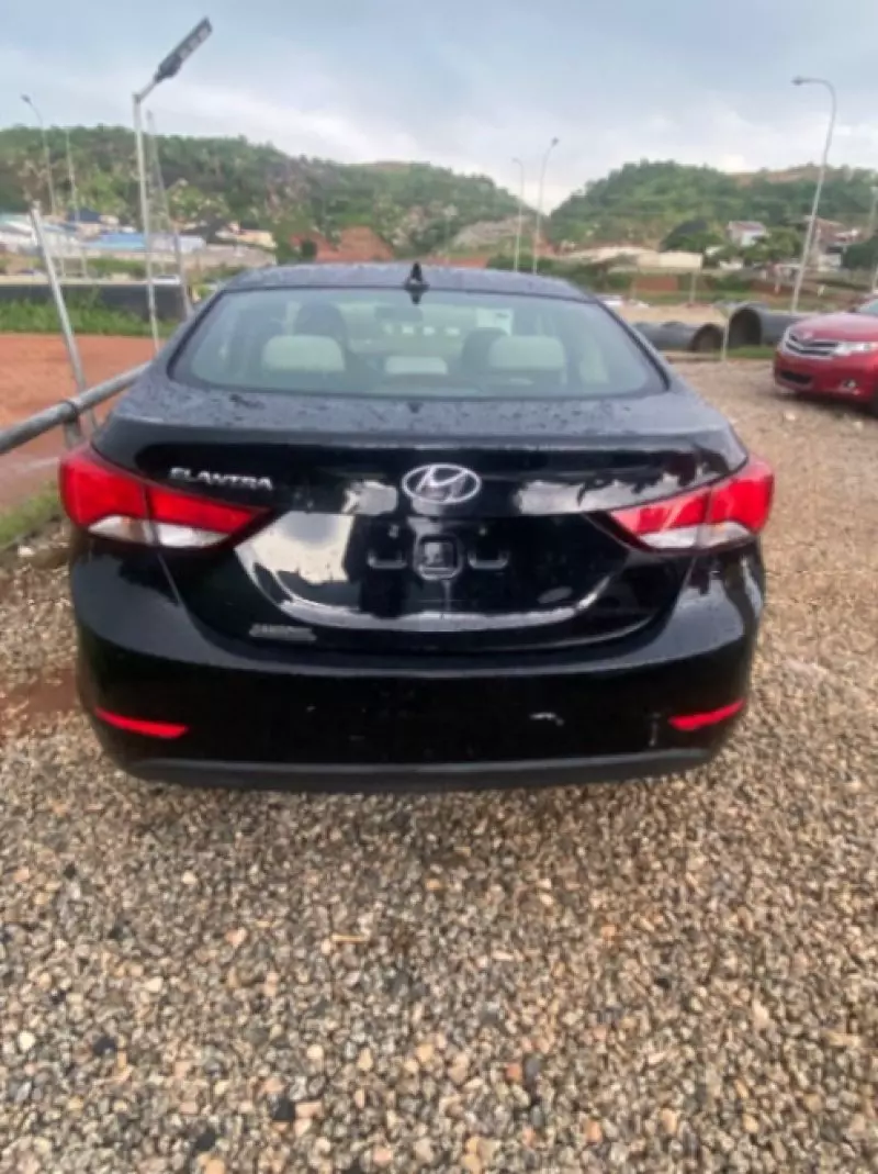 Hyundai Elantra   - 2014