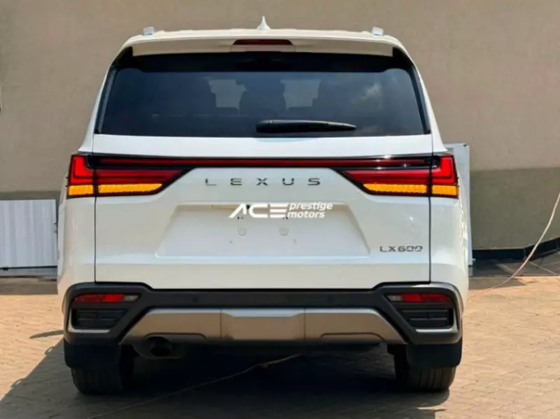 Lexus LX 600   - 2022