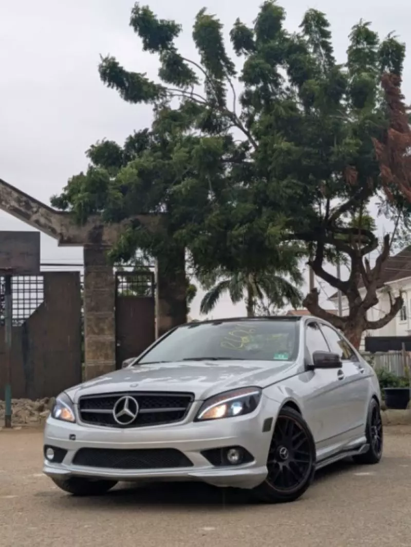 Mercedes-Benz 300   - 2010