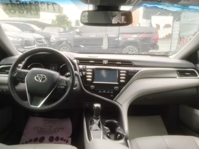 Toyota Camry   - 2018