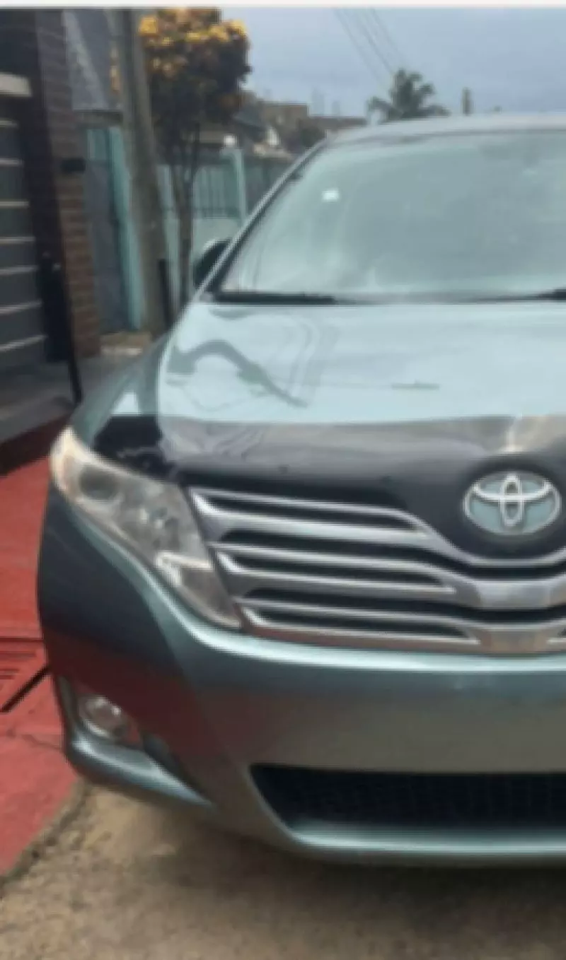 TOYOTA Venza   - 2010