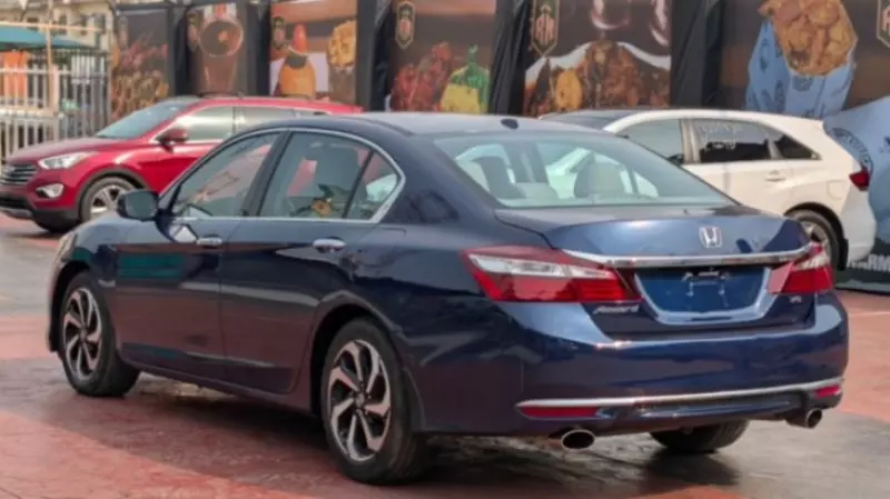 Honda Accord   - 2017