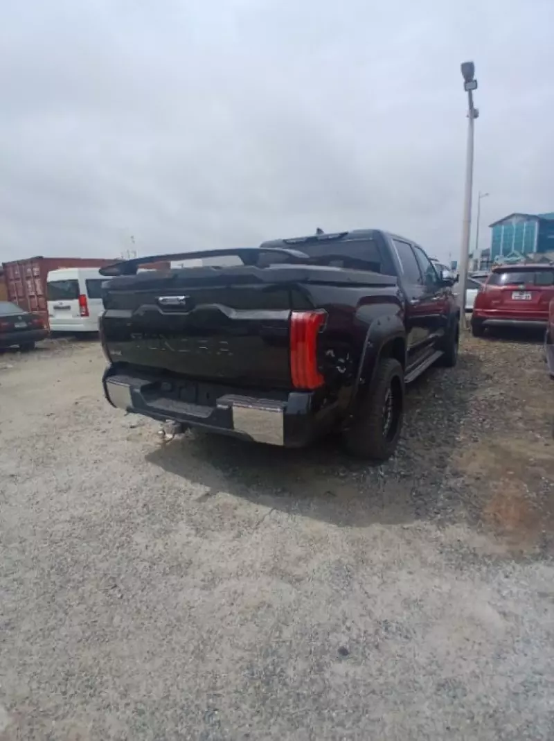 TOYOTA Tundra   - 2022