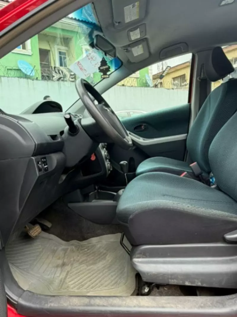 TOYOTA Yaris   - 2007