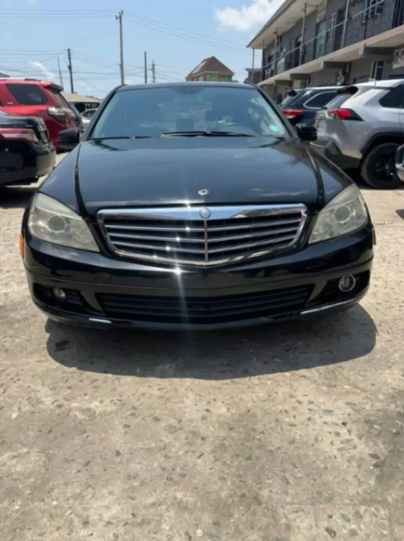 Mercedes-Benz C-Class - 2010