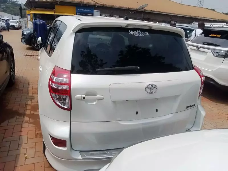 Toyota Vanguard    - 2012