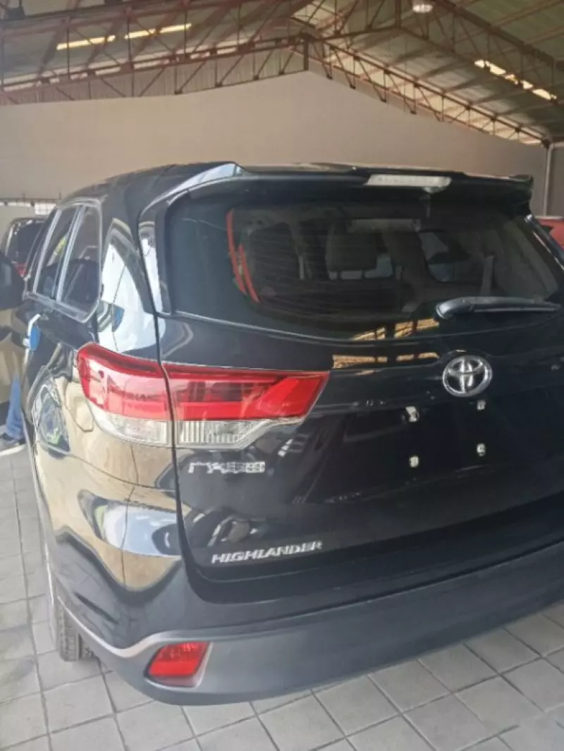 Toyota Highlander   - 2020