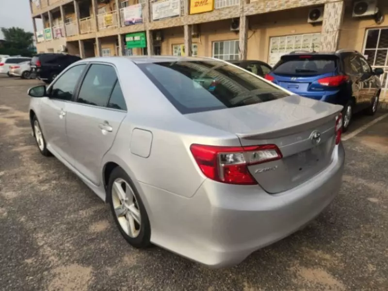 Toyota Camry   - 2014