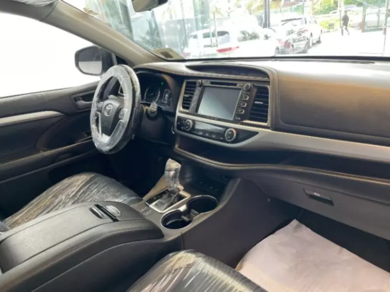 Toyota Highlander   - 2018