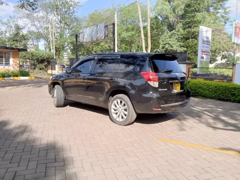 Toyota Vanguard    - 2010