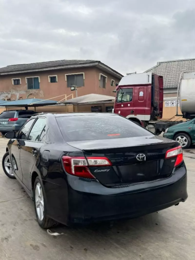 TOYOTA Camry   - 2012