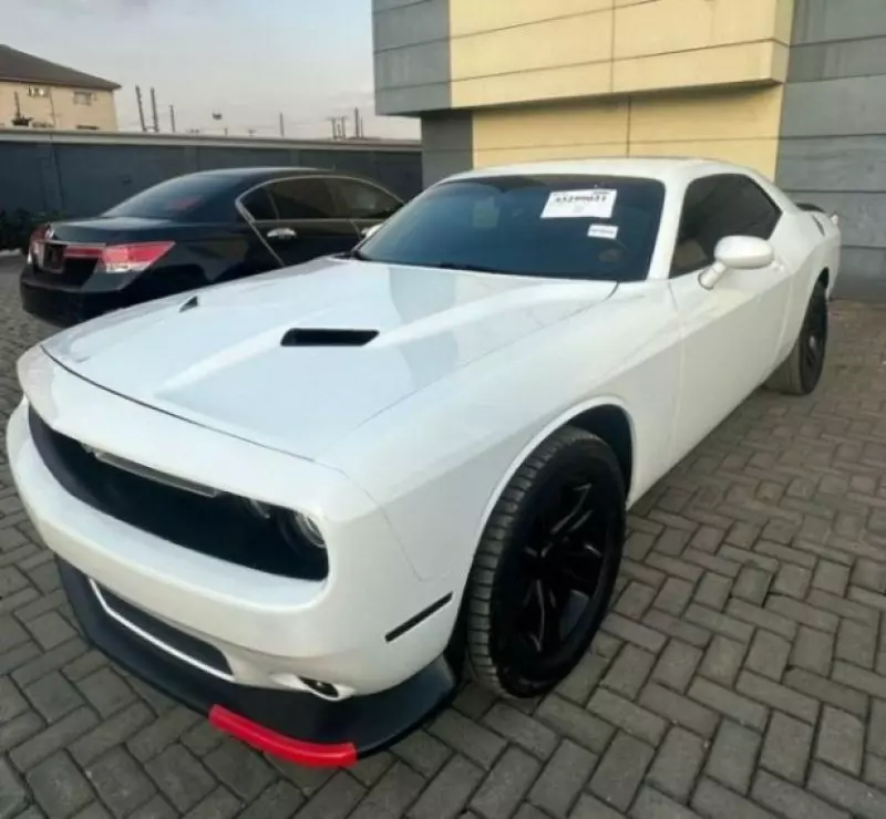 Dodge Challenger - 2015