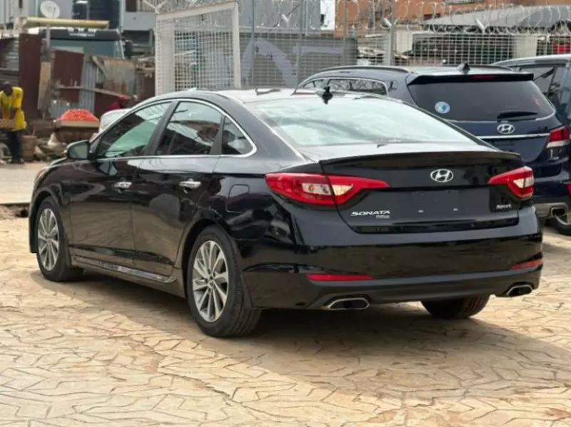 Hyundai Sonata   - 2015