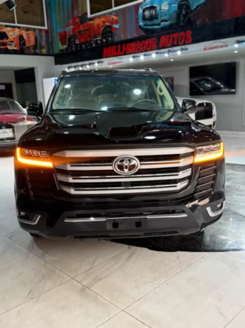 TOYOTA  Land Cruiser VXR V8   - 2011