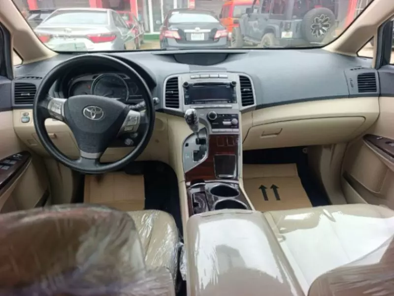 TOYOTA Venza   - 2010