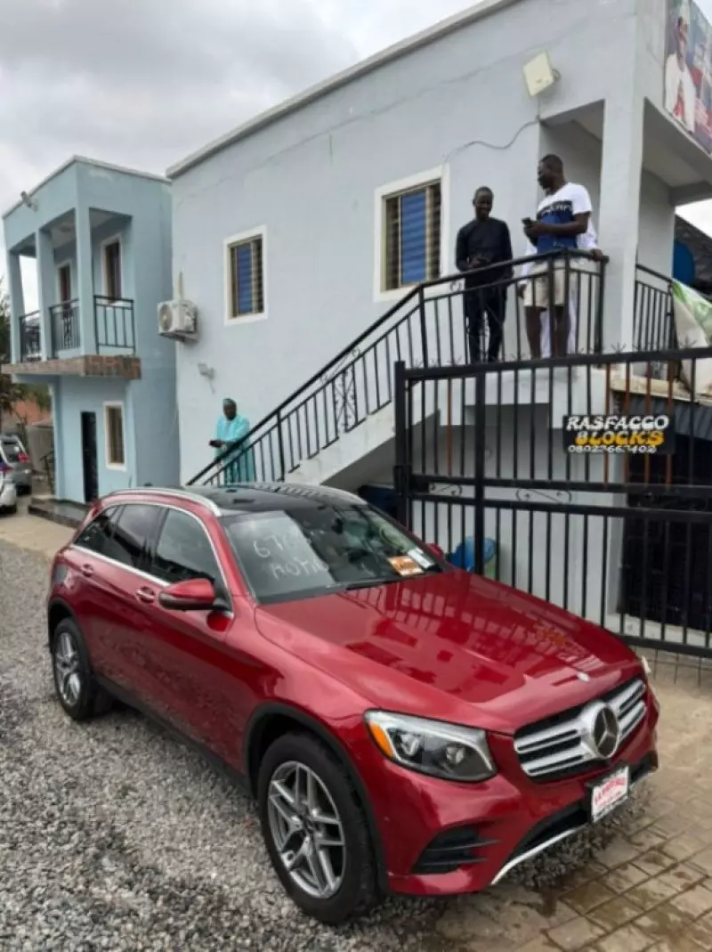 Mercedes-Benz GLC 300   - 2017