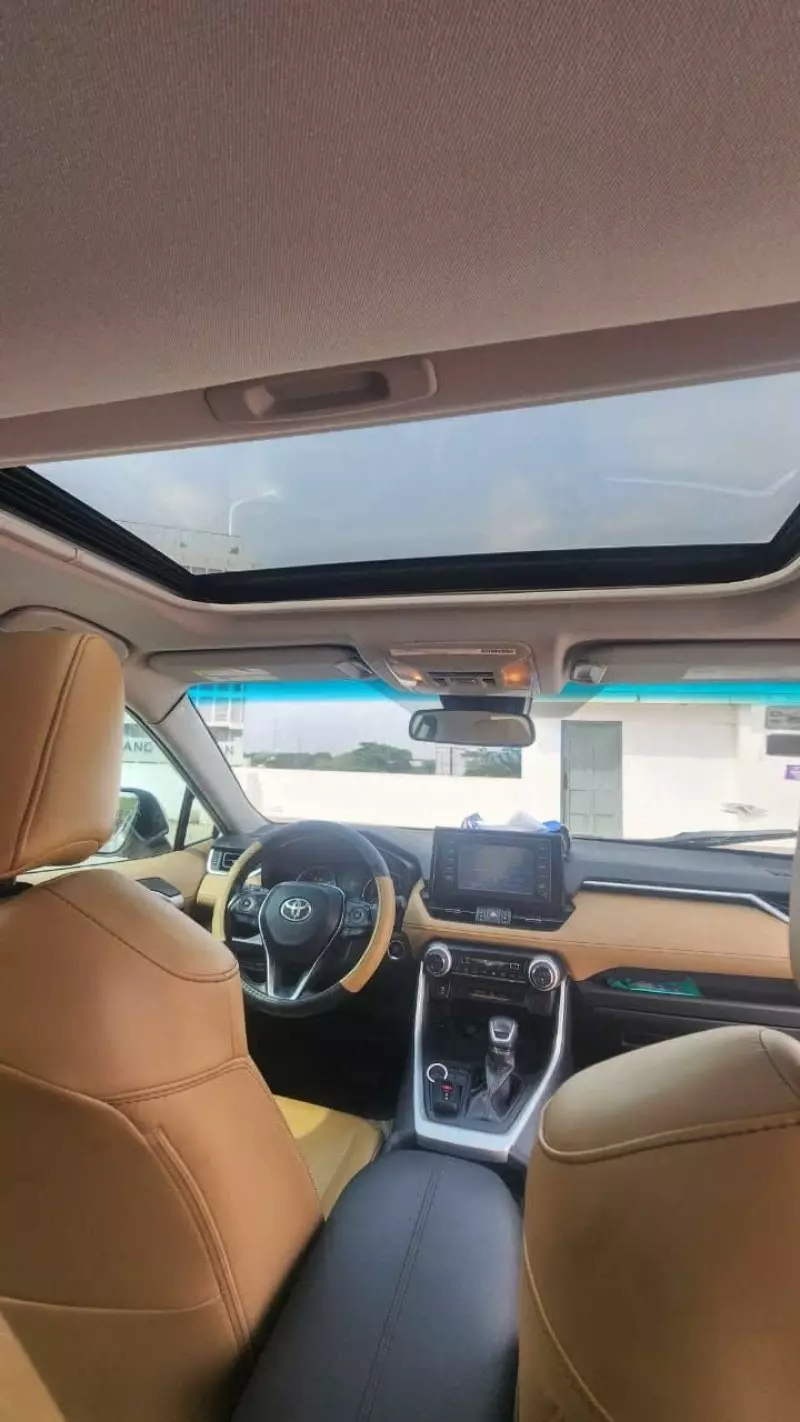 Toyota RAV4   - 2019