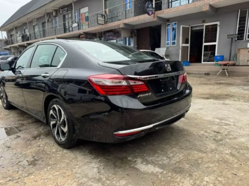Honda Accord   - 2016