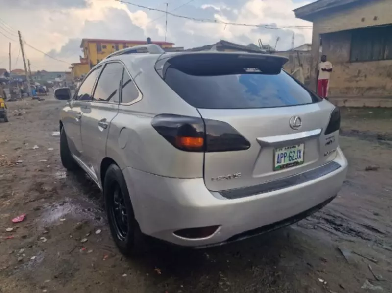 Lexus RX   - 2010