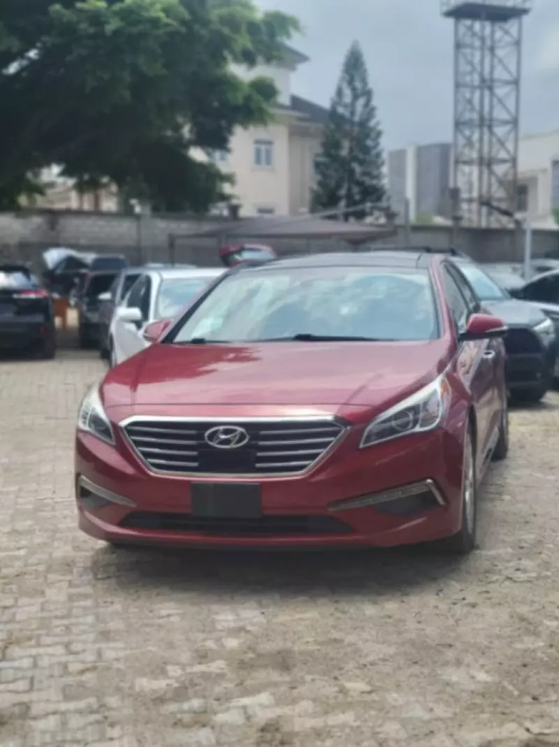 Hyundai Sonata   - 2015