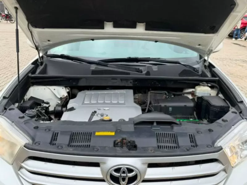 TOYOTA Highlander   - 2011