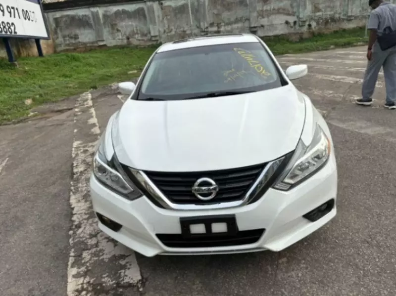 Nissan Maxima   - 2012