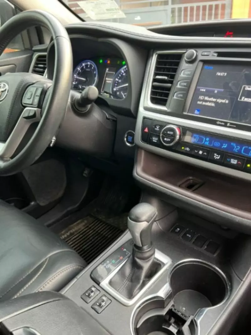 Toyota Highlander   - 2017