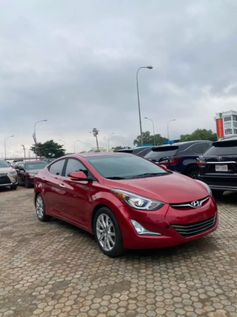 Hyundai Elantra - 2015