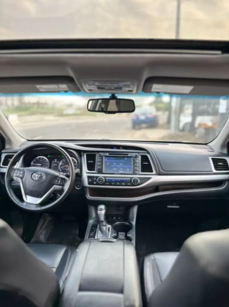 Toyota Highlander   - 2015