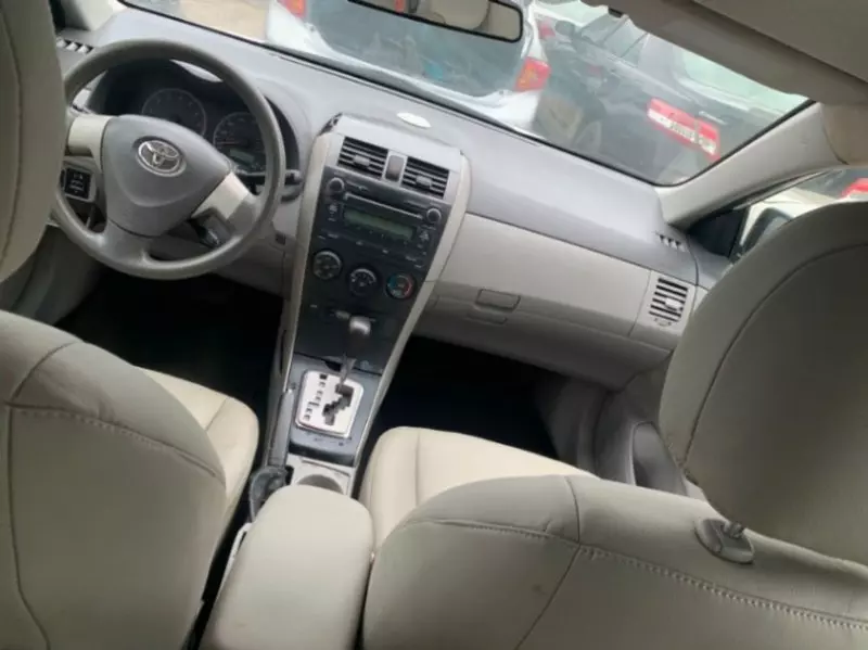 TOYOTA Corolla   - 2010