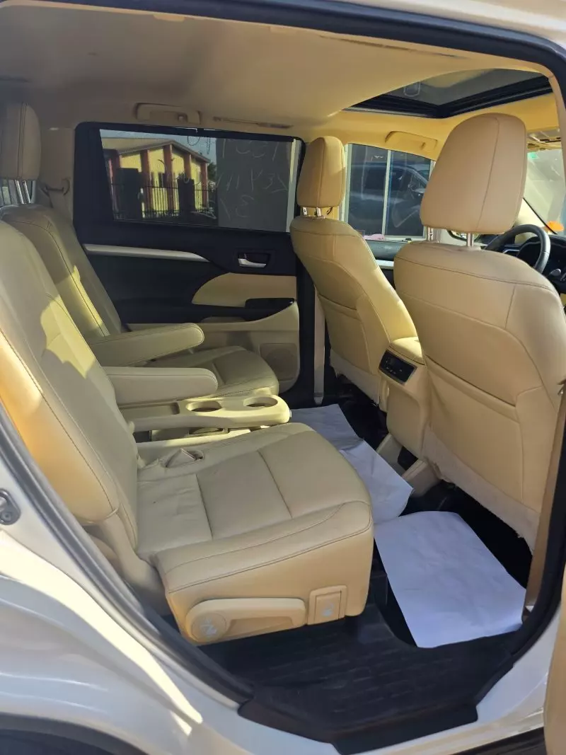 TOYOTA Highlander   - 2016