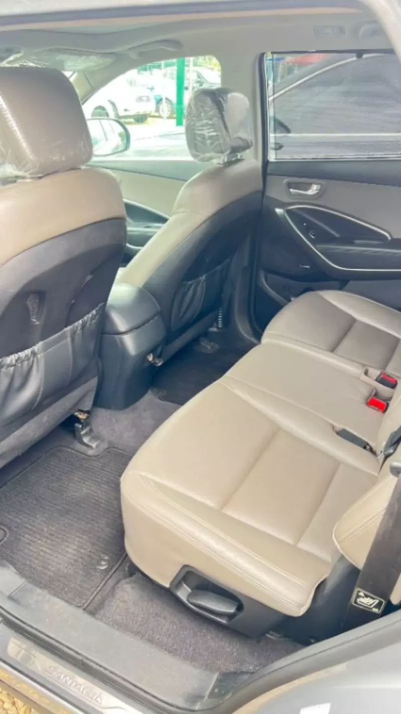 Hyundai Santa Fe   - 2016